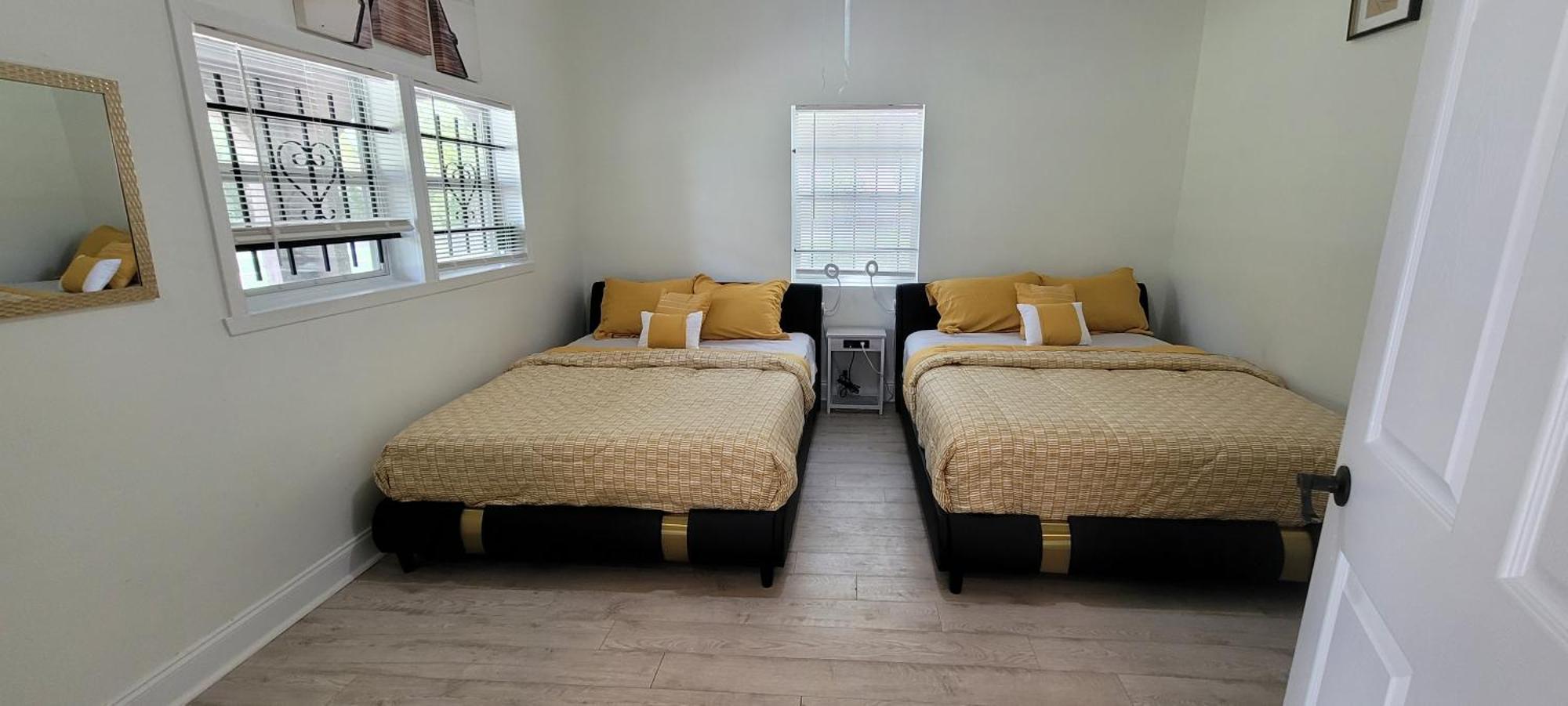 Large, Central, Lovely & Cozy 4Bed/2Bath - House By Everbank Stadium Jacksonville Exterior foto